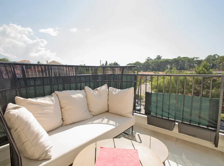 Mieszkanie 3 pokoi 64 m² Tivat, Czarnogóra