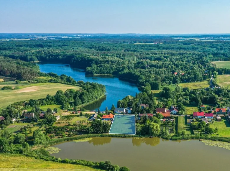 Land 2 700 m² Nienawiszcz, Poland