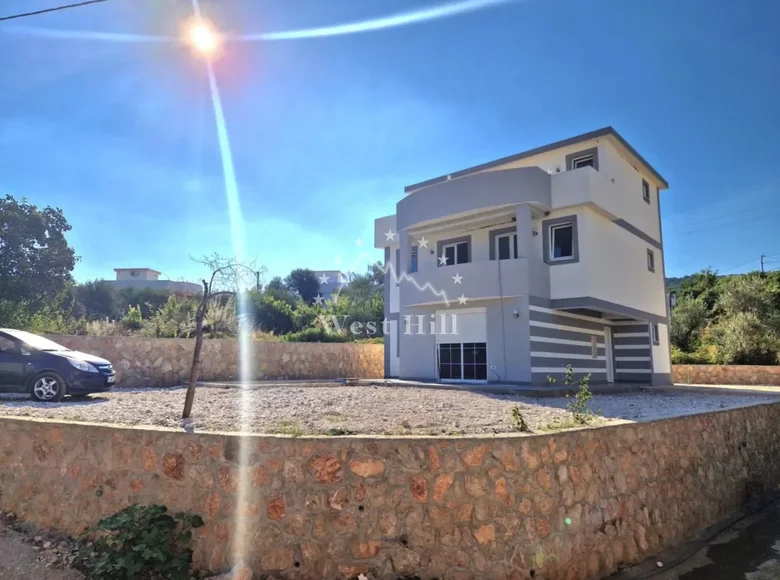 Casa 3 habitaciones 220 m² Dobra Voda, Montenegro