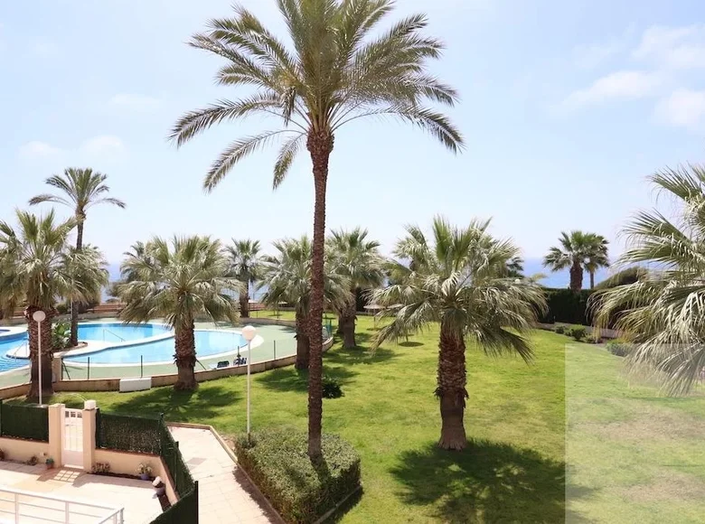 Mieszkanie 4 pokoi 130 m² Dehesa de Campoamor, Hiszpania