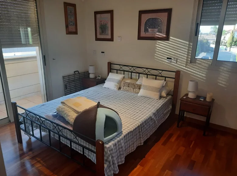 4 bedroom house 270 m² Pervolia, Cyprus
