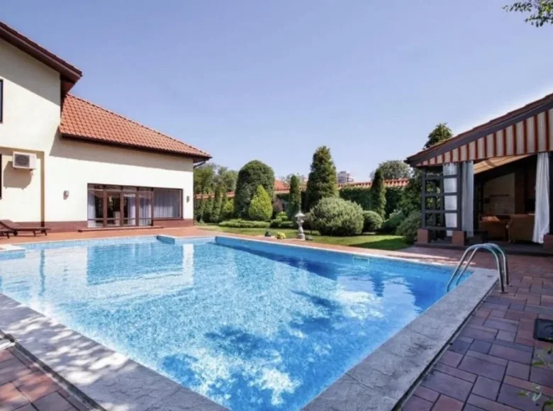 5 room house 450 m² in Odesa, Ukraine