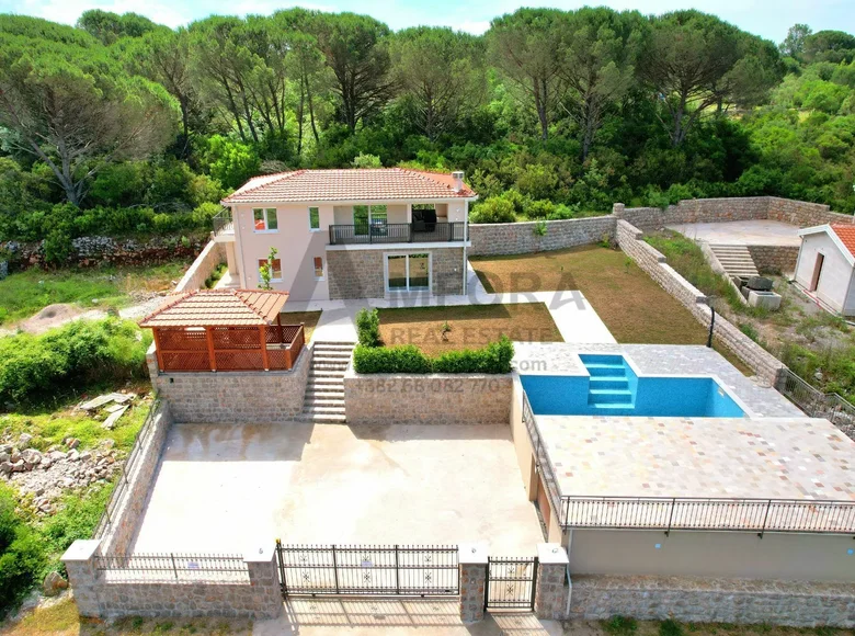 Villa de tres dormitorios  en Zagora, Montenegro