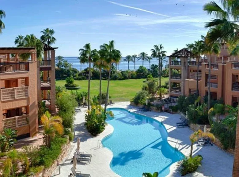 Mieszkanie 3 pokoi 196 m² San Pedro Alcantara, Hiszpania