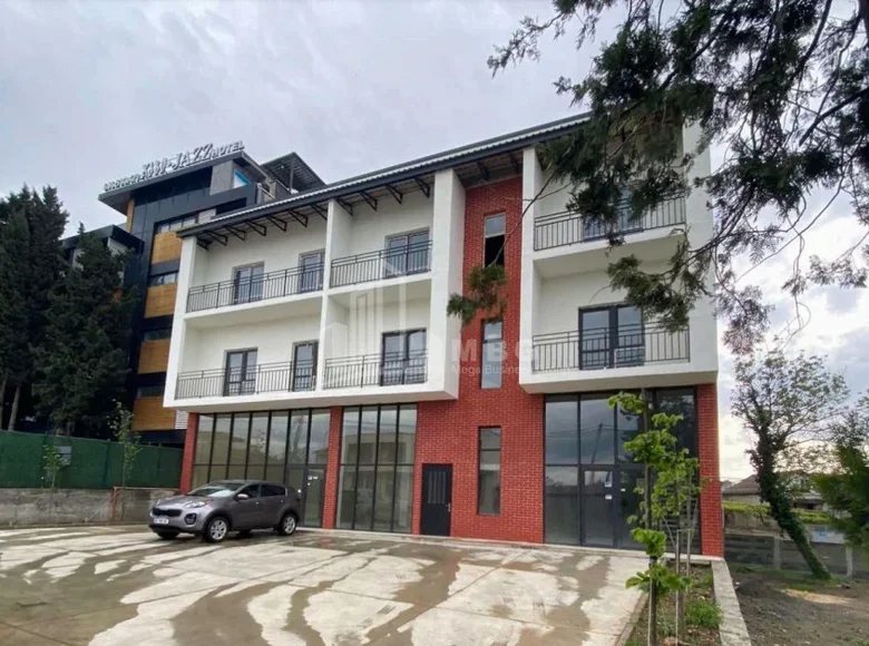 Propriété commerciale 1 200 m² à Tbilissi, Géorgie