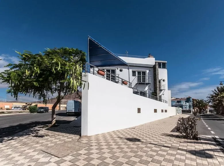 Dom drewniany w stylu górskim 6 pokojów 540 m² Aguimes, Hiszpania