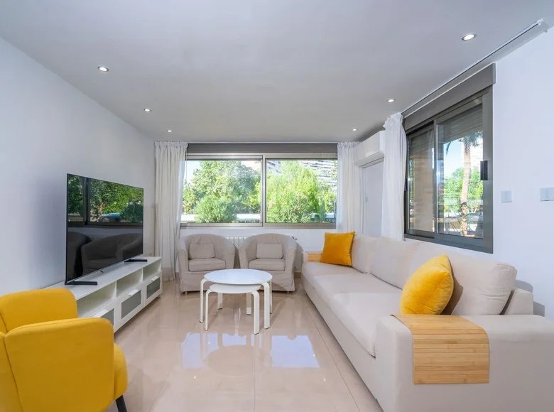 Mieszkanie 2 pokoi 104 m² Alicante, Hiszpania