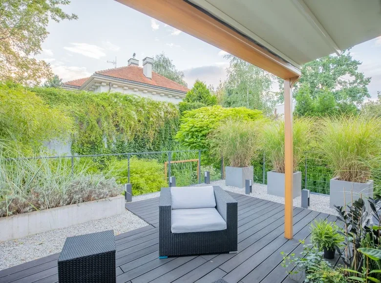 Mieszkanie 4 pokoi 145 m² Warszawa, Polska