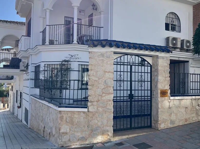 5 bedroom villa 350 m² Fuengirola, Spain