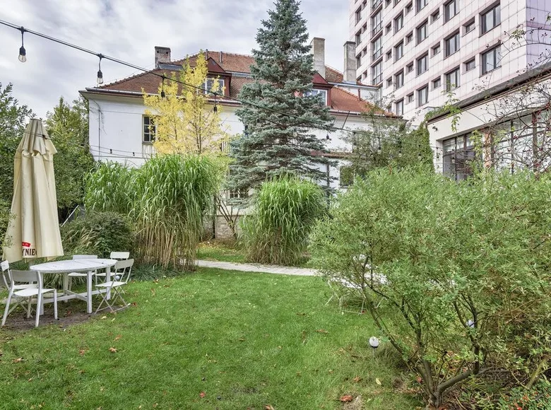 Квартира 686 м² Варшава, Польша