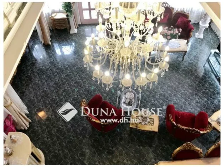 Maison 490 m² Fot, Hongrie