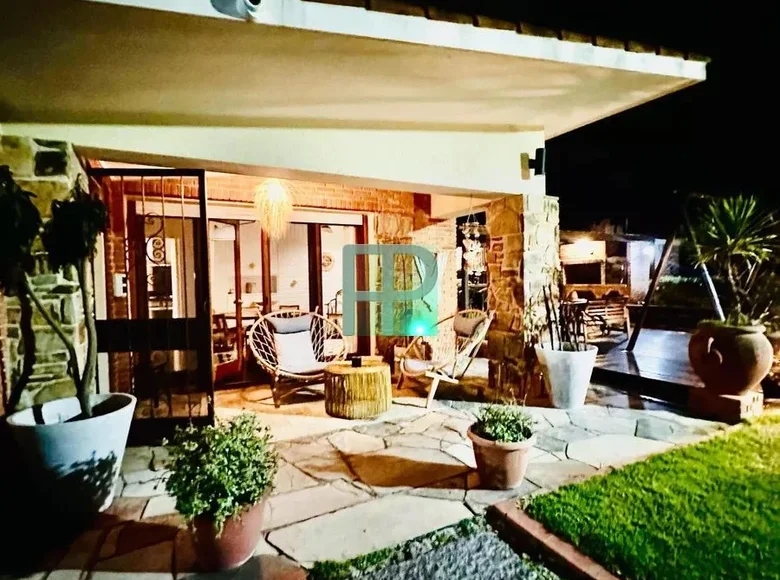 Дом 5 спален 330 м² Punta Del Este, Уругвай