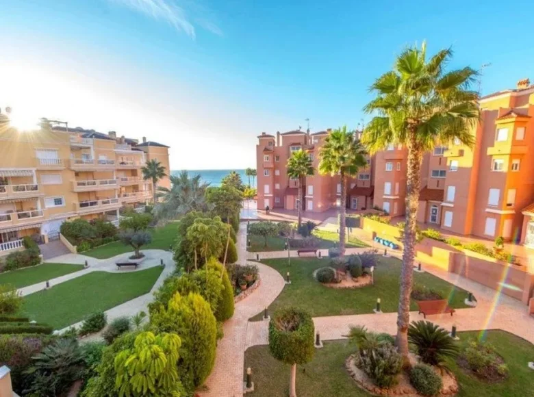 Mieszkanie 2 pokoi 74 m² Izhevsk, Rosja