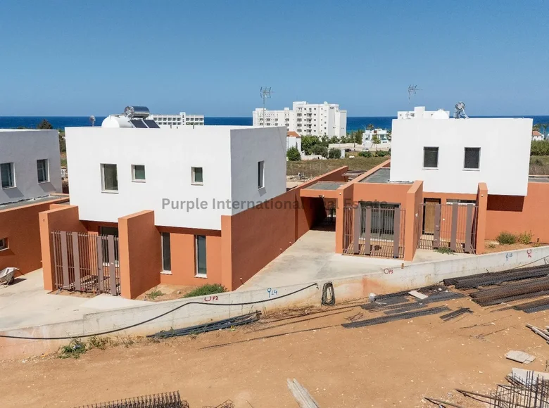 Villa de 4 dormitorios 150 m² Paralimni, Chipre