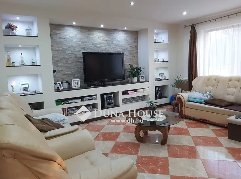 House 1 bathroom 190 m² in Great Plain and North, All countries