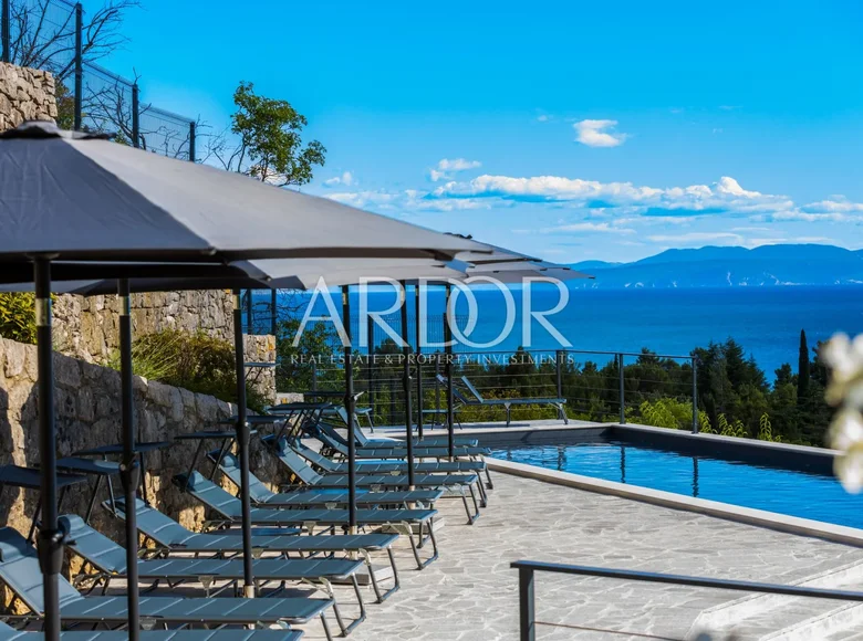2 bedroom apartment 127 m² Grad Opatija, Croatia