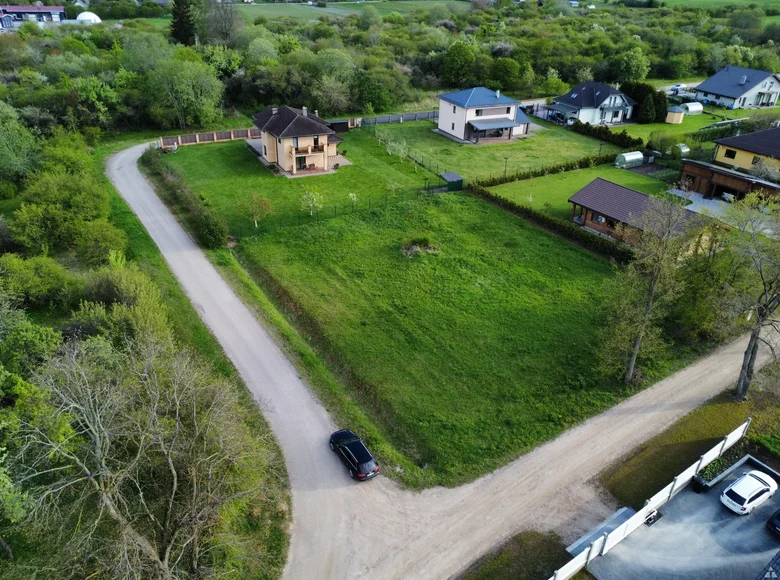 Земельные участки  Добеле, Латвия