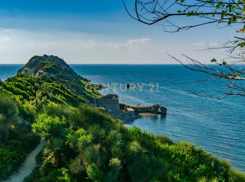 Land  Ishem, Albania