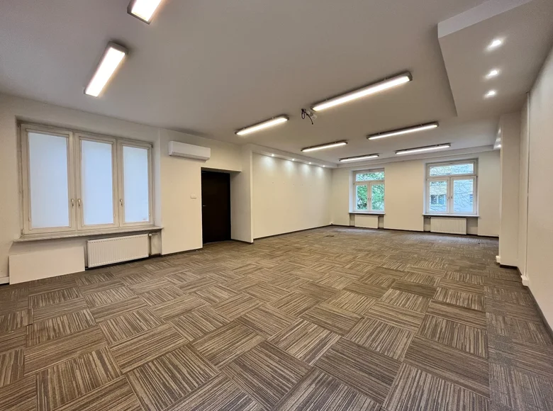 Gewerbefläche 100 m² in Warschau, Polen