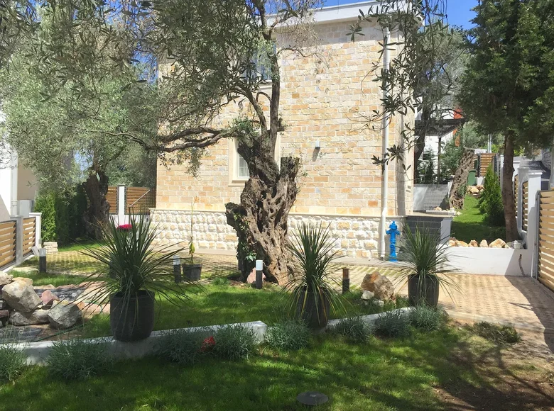 2 bedroom Villa 150 m² Petrovac, Montenegro