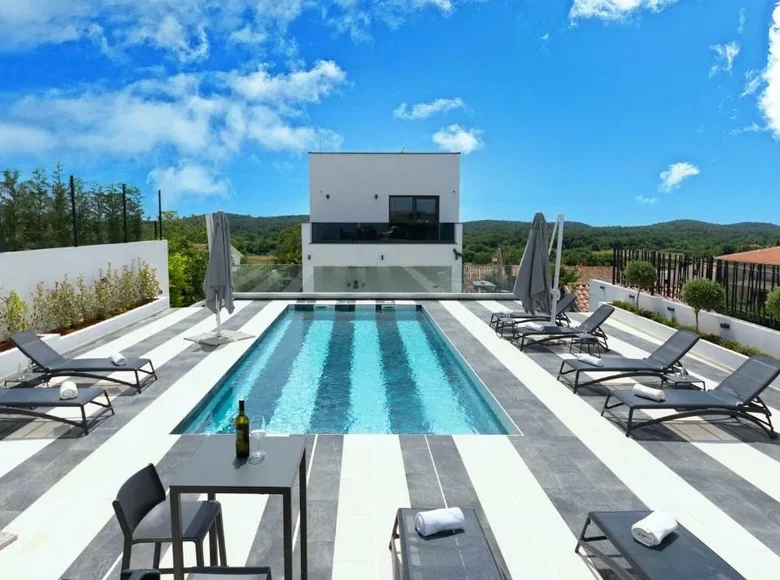 4 bedroom Villa 203 m² Grad Porec, Croatia