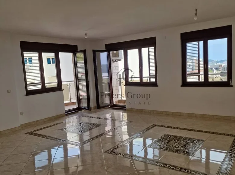 2 bedroom apartment 120 m² Becici, Montenegro