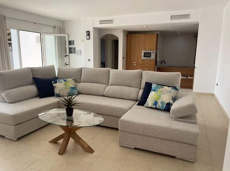 Mieszkanie 2 pokoi 110 m² Benalmadena, Hiszpania