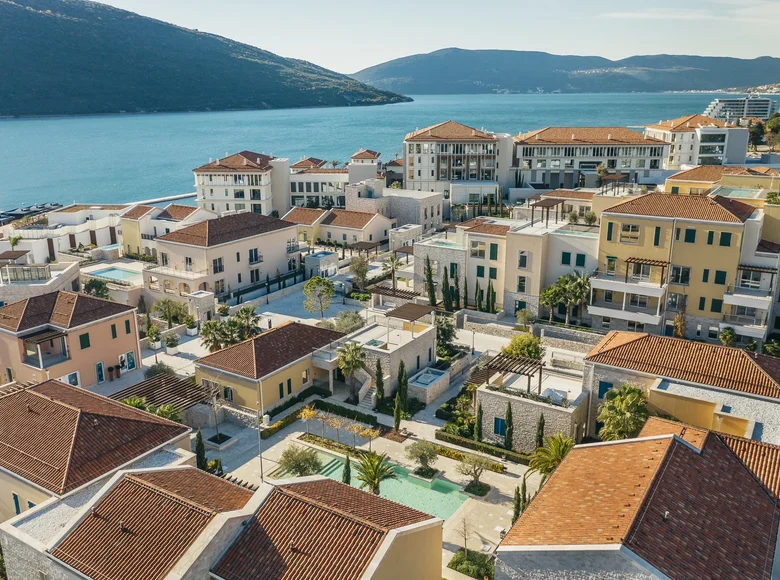 Квартира 4 комнаты 275 м² Кумбор, Черногория