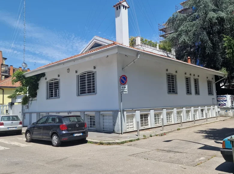 villa de 5 dormitorios 500 m² Milán, Italia