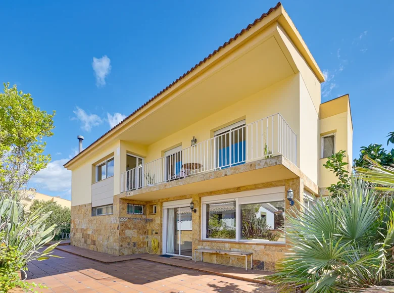Villa de tres dormitorios 116 m² Blanes, Španjolska