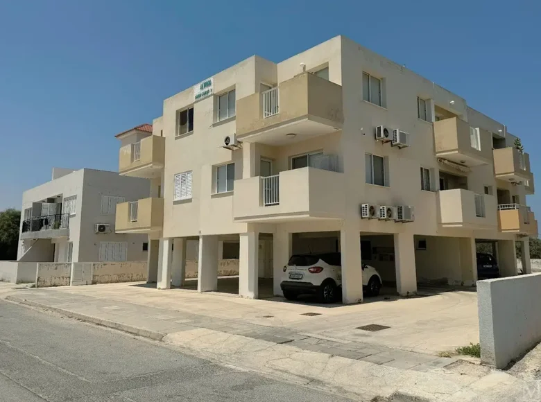 Mieszkanie 2 pokoi 83 m² Paralimni, Cypr