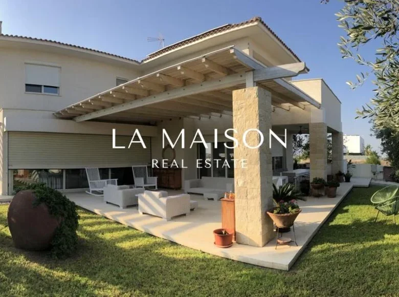 Haus 4 Schlafzimmer 460 m² in Latsia, Zypern