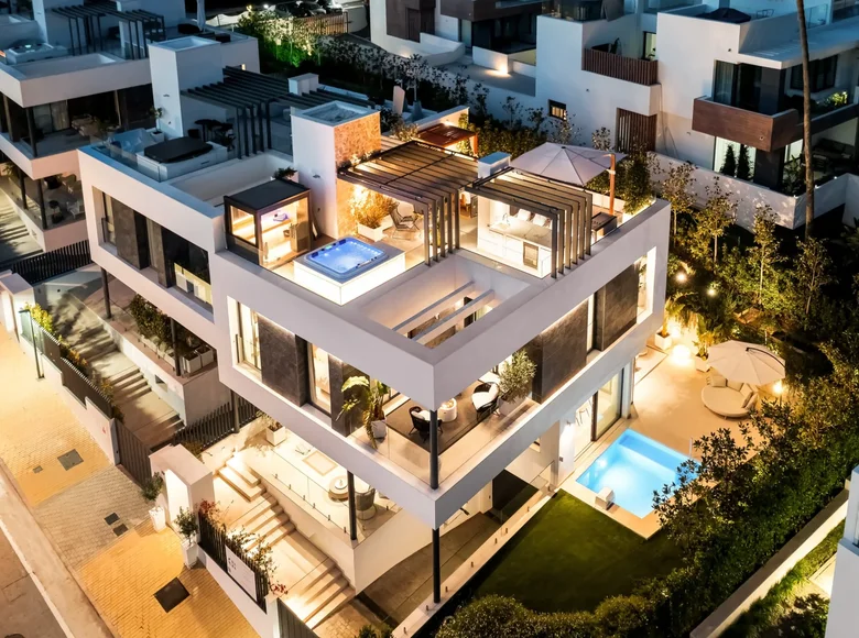 Szeregowiec 4 pokoi 609 m² Marbella, Hiszpania