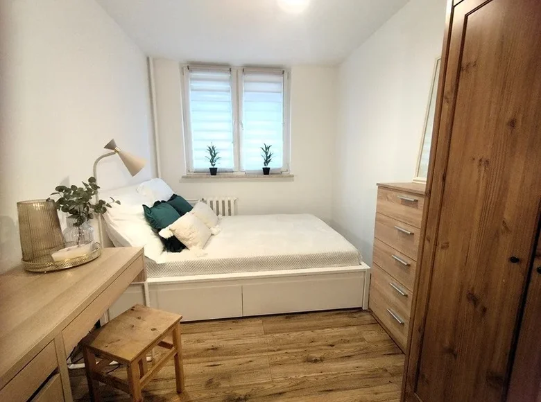 2 room apartment 42 m² in Warsaw, Poland