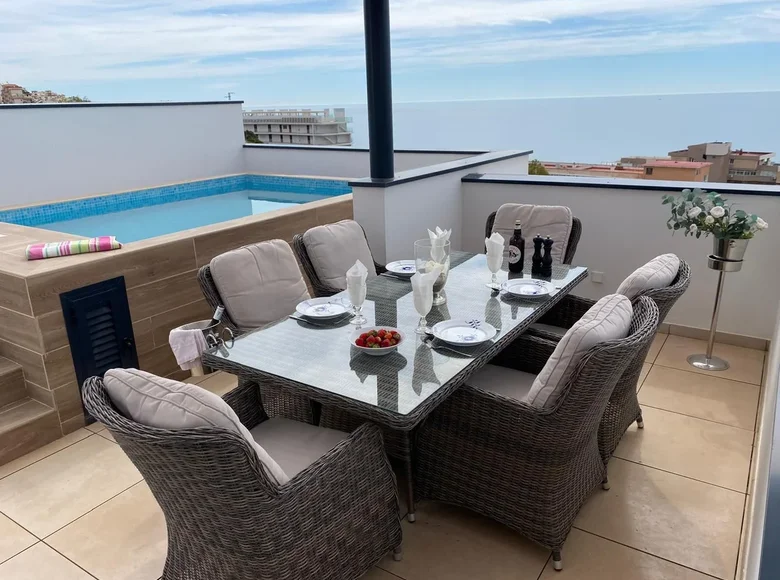 Mieszkanie 3 pokoi 103 m² Fuengirola, Hiszpania