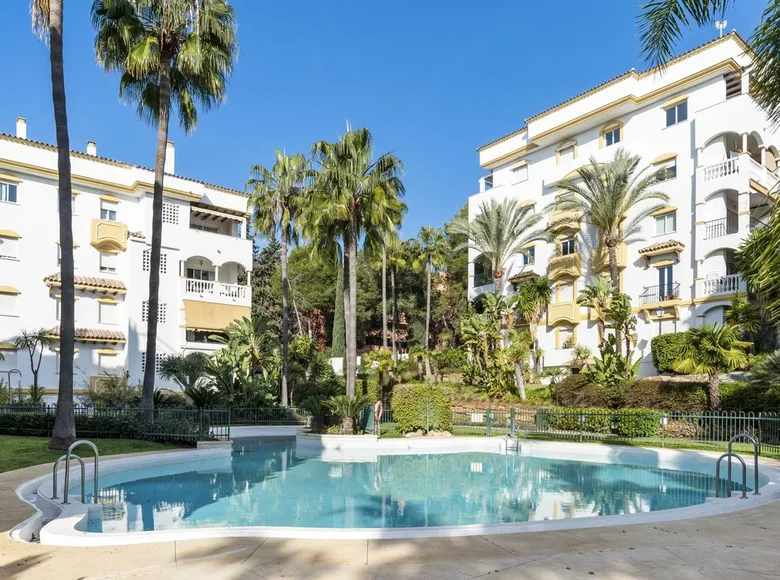 2 bedroom apartment 100 m² Marbella, Spain