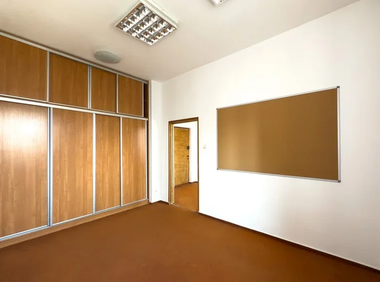 Commercial property 2 rooms 26 m² in Warsaw, Poland