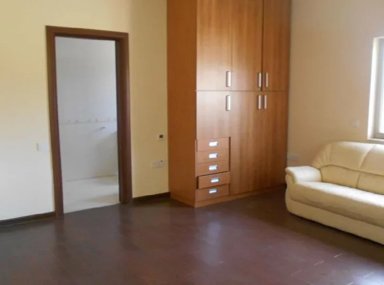 3 bedroom house 338 m² Souni–Zanatzia, Cyprus