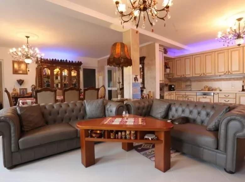 4 bedroom house 237 m² Sutomore, Montenegro