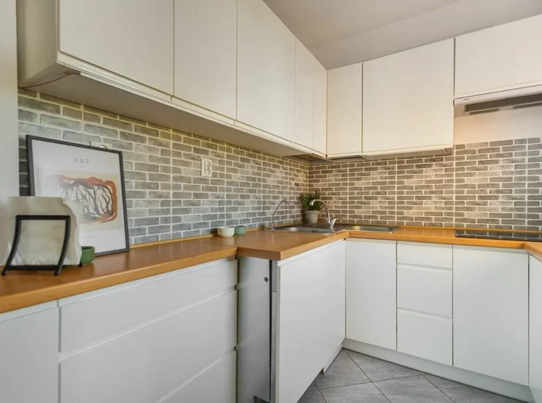 4 room apartment 74 m² Warsaw, Poland