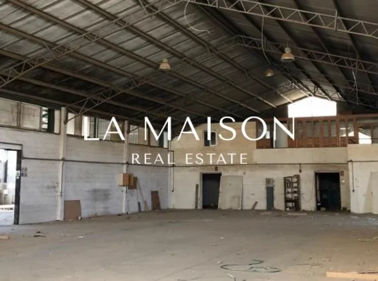 Entrepôt 1 600 m² à Dali, Chypre
