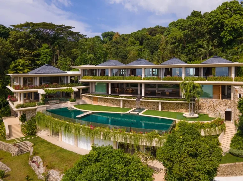 5 bedroom villa 2 500 m² Kamala, Thailand