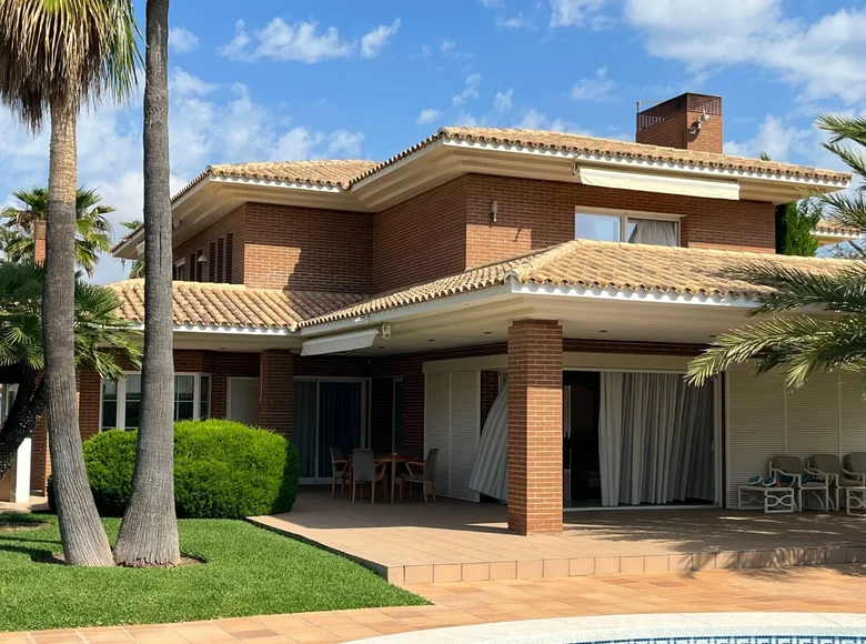 7 bedroom villa 642 m² Benidorm, Spain