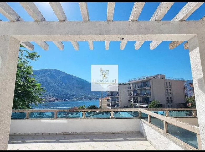 Wohnung 1 Schlafzimmer 52 m² Dobrota, Montenegro