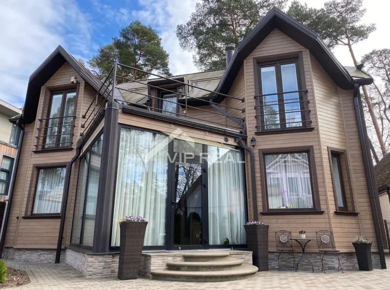 Casa 4 habitaciones 200 m² Jurmala, Letonia