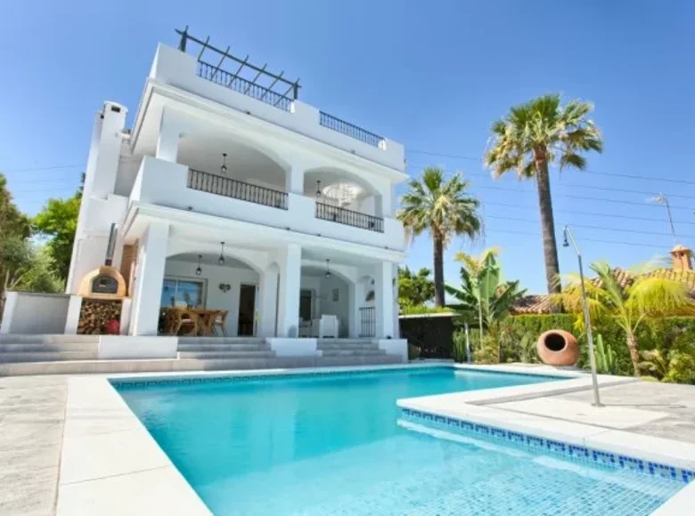 4-Schlafzimmer-Villa 241 m² Abadin, Spanien