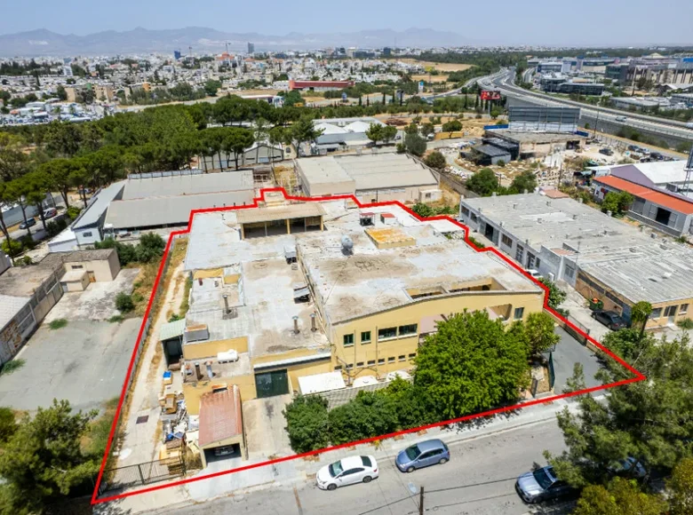 Склад 2 850 м² Строволос, Кипр