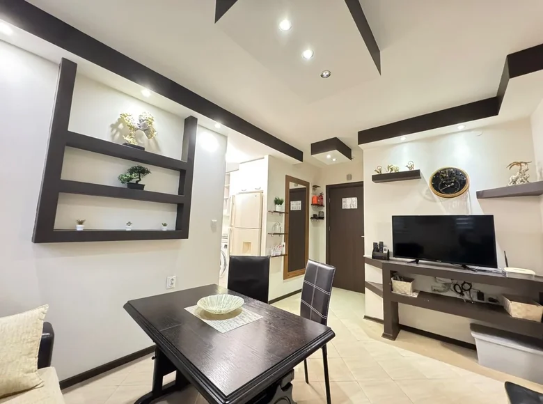 Mieszkanie 3 pokoi 80 m² Nesebyr, Bułgaria