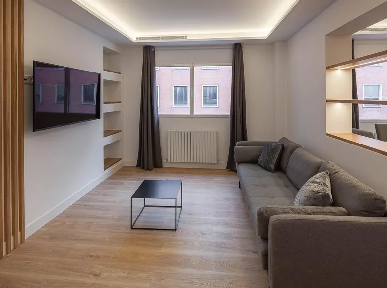 Mieszkanie 2 pokoi 84 m² Madryt, Hiszpania
