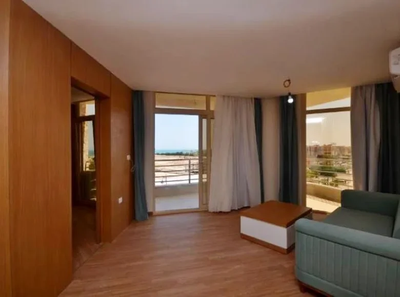 2 bedroom condo 106 m² Al Hadaba, Egypt